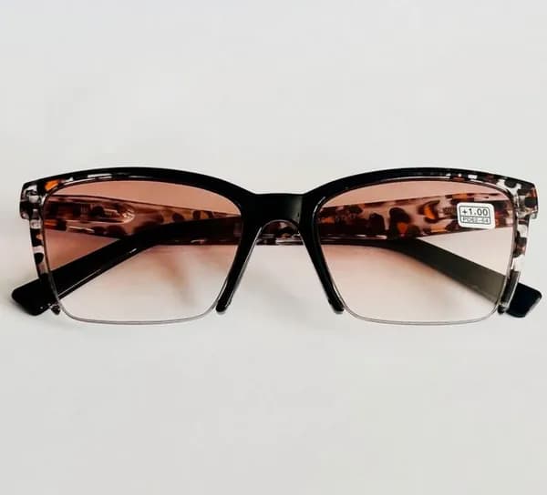 Готовые очки для зрения +4.00 PD62-64мм с затемнением женские в оправе пластик черного цвета с тигровыми ушками