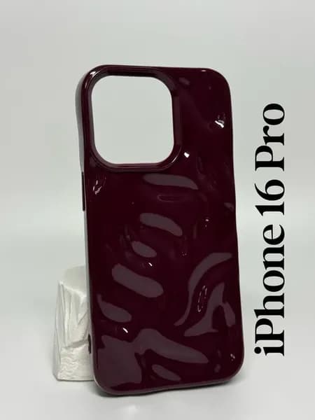 Чехол на iPhone 16 Pro, бордовый