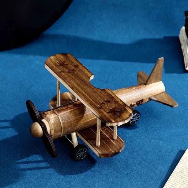 Деревянная фигурка самолета с ретро дизайном для декора стола и детской комнаты