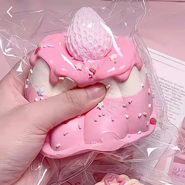 Силиконовый пластилин Клубничный торт с медленной реакцией на нажатие