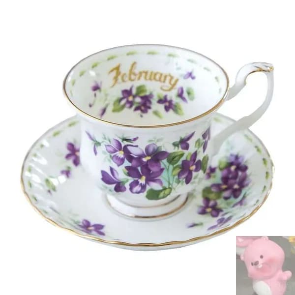Чайная пара Royal Albert. Серия "Цветок месяца". Англия. Костяной фарфор. Клеймо 70-е гг. Сузуран в мае
