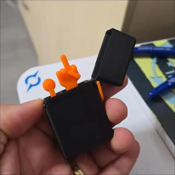 Зажигалки Для Розыгрыша Среднего Пальца Детские игрушки