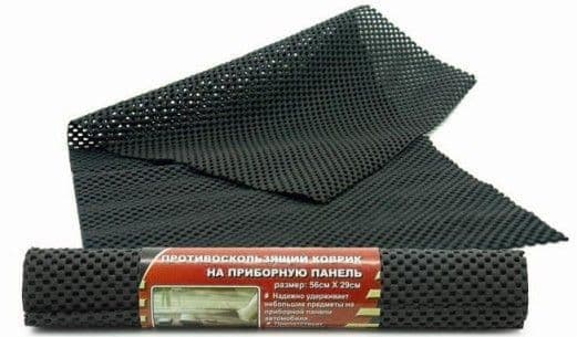 Коврик на панель приборов противоскользящий AVS-114L 56x29см