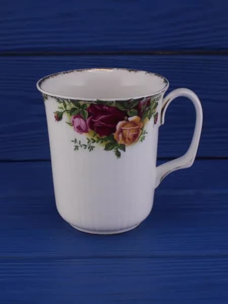 Винтажная кружка дизайна Old Country Roses от Royal Albert