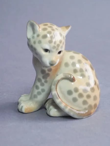 Статуэтка "Леопард". Фарфор. ЛФЗ, СССР, 1970-1980. тип 9