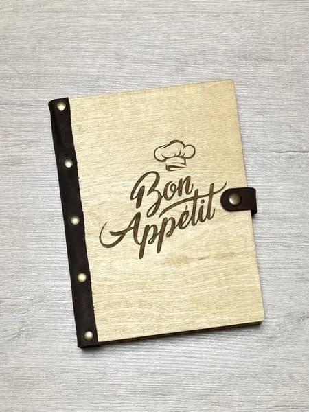 Книга для записи кулинарных рецептов Bon Appetit в деревянной обложке с закладкой из натуральной кожи,100 листов, А5 / кулинарная книга