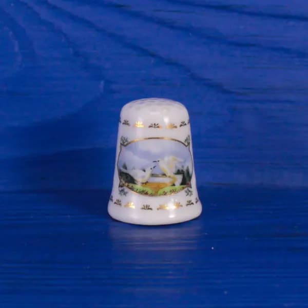 Коллекционный винтажный наперсток Doves от Vohenstrauss Porzellan, Thimble Collectors Club