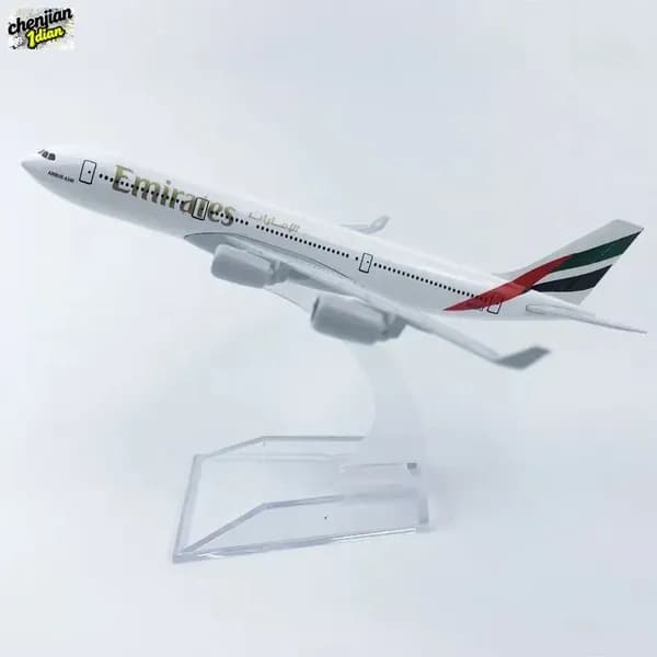 Металлическая модель самолета Airbus 340 Emirates / Эмирейтс Аирбас / авиация