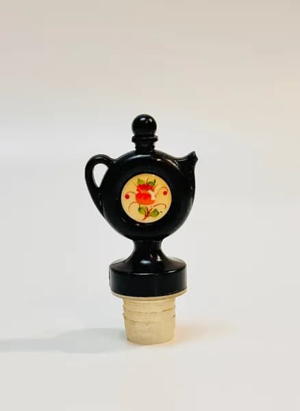 Коллекционная пробка для бутылки "Чайник", пластик с яркой цветочной росписью. Винтаж СССР