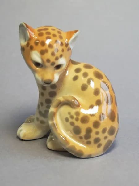 Статуэтка "Леопард". Фарфор. ЛФЗ, СССР, 1970-1980. тип 7