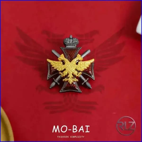 Брошь Царская гвардия золотого цвета, двуглавый орел с мечом и щитом
