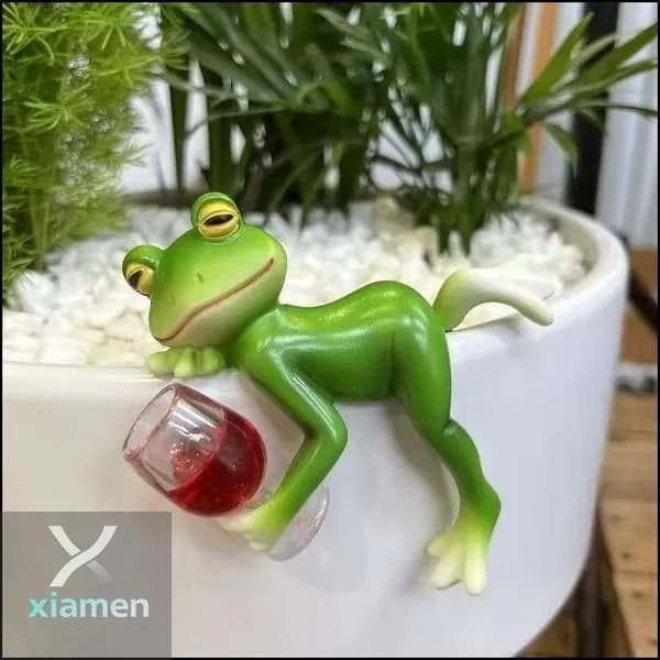 Фигурка садовая