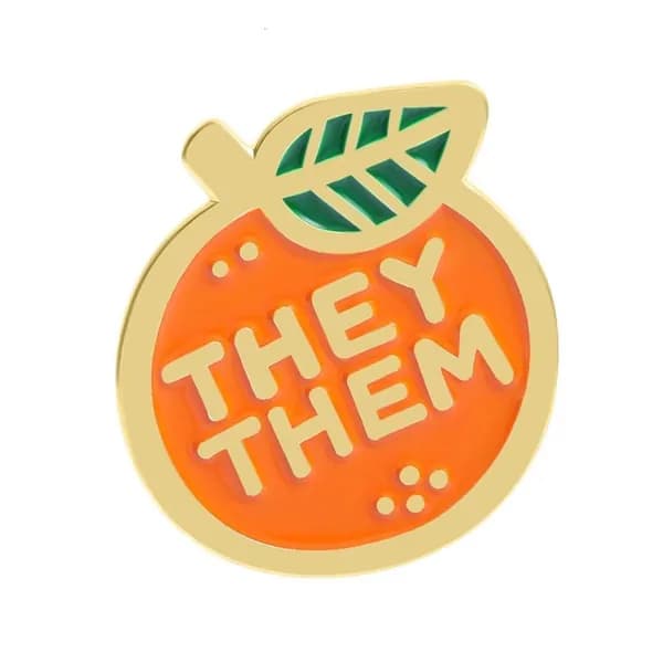 Брошь "THEY/THEM SHE/HER" с апельсином, - QHXZ5174