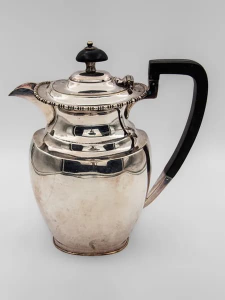 Кофейник, 1900 - 1920 годы, Англия; мельхиор, серебрение; 0.8 л.