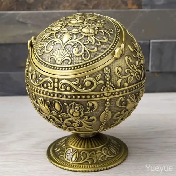 Винтажная пепельница