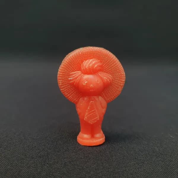 Винтажная игрушка СССР. Пластиковая фигурка девочка в шляпе, коллекционный предмет интерьера