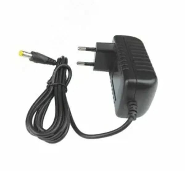 Блок питания 12V, 2.5A (штекер 4.0*1.7) для различных электронных устройств.