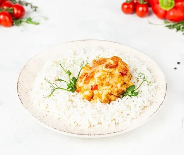 Азу из курицы под сырным соусом с рисом 300 г