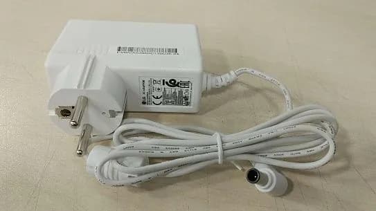 Блок питания для монитора LG 19V, 2.1A, 40W, 6.5x4.4мм с вилкой