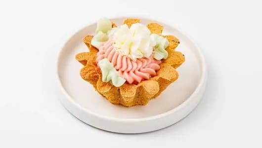 Корзиночка "Клубничная" с масляным кремом, кафе 100 г