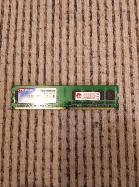 Оперативная память Модуль памяти Patriot PSD22G6672 DDR2, 1 x 2 ГБ (PSD22G6672)