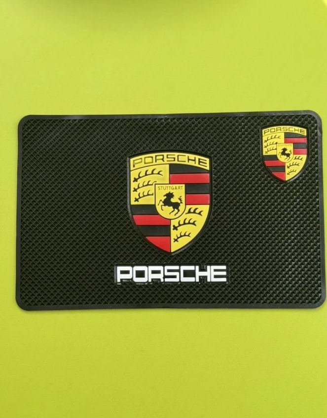 Коврик на приборную панель противоскользящий с эмблемой Porsche