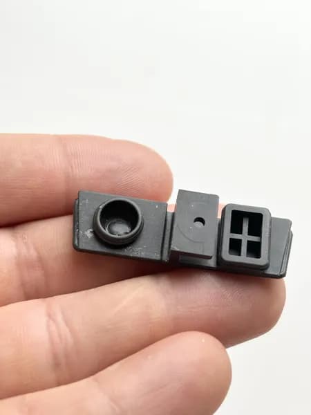 Заглушка USB разъема GPS навигатора Garmin 276Cx