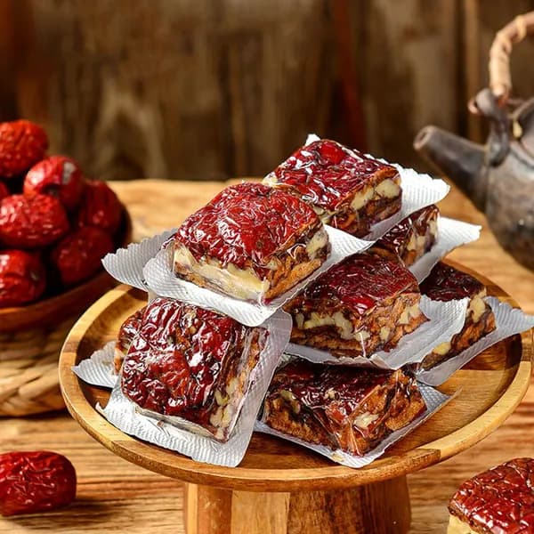 Финиковый пирог с грецкими орехами в индивидуальной упаковке