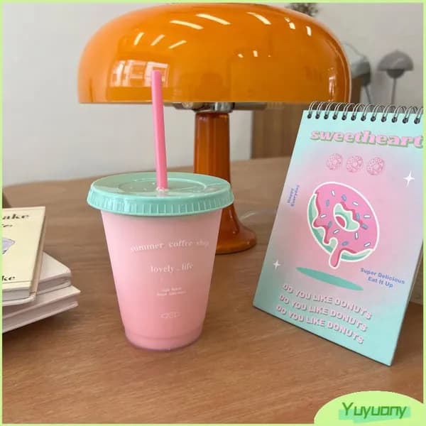 Пластиковая чашка для воды Небольшая летняя кофейня