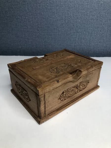 Коробка, диспенсер для сигарет "ЦВЕТОЧНАЯ", 10*15*6см, ореховое дерево