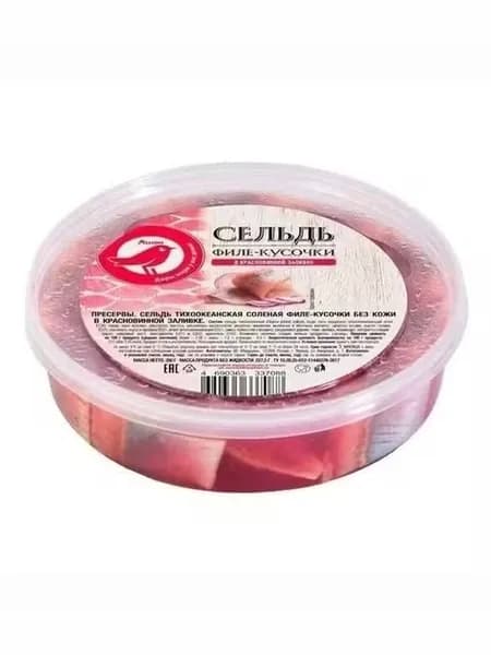 Сельдь слабосолёная АШАН Красная птица кусочки филе в красном вине 350 г