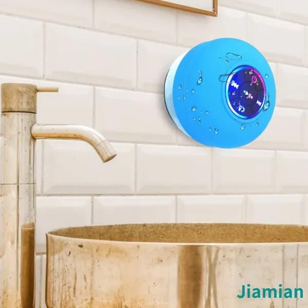 Водонепроницаемая портативная Bluetooth-колонка с LED-подсветкой и присоской