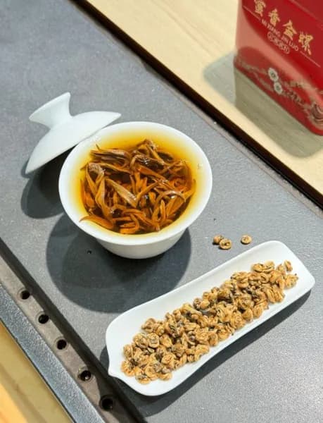 Чёрный чай высшего сорта со вкусом Лучжоу
