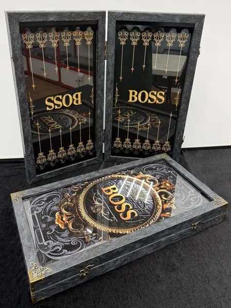 Нарды большие деревянные со стеклом "BOSS GOLD" RS, размер 60х60 см, подарочные нарды, обтянуты экокожей премиум класса, стеклянное игровое поле