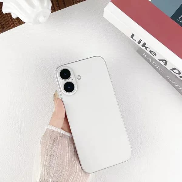 Реалистичная модель смартфона iPhone 16 Plus белый цвет (черный экран)