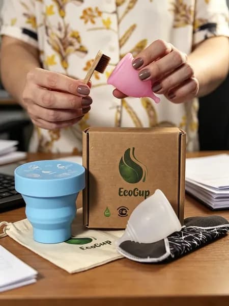 Менструальные чаши EcoCup размер S, L с аксессуарами