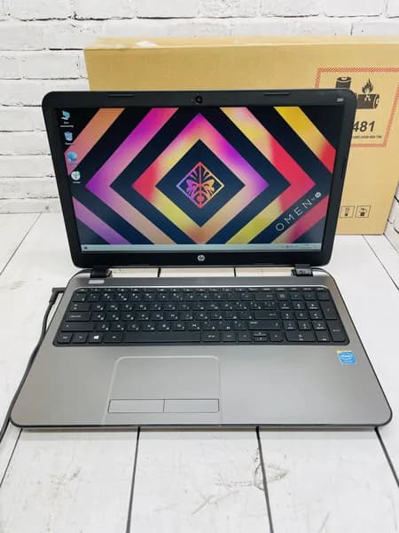 HP HP 250 G3, Intel Celeron n2830, Intel HD Graphics Ноутбук 15.6", RAM 4 ГБ, SSD 256 ГБ, Windows Pro, Русская раскладка