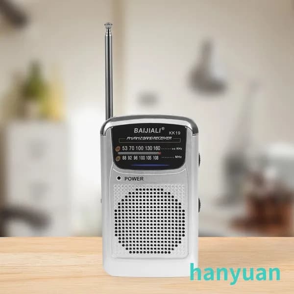 Портативный FM/AM-радиоприёмник с аналоговой настройкой и встроенным динамиком
