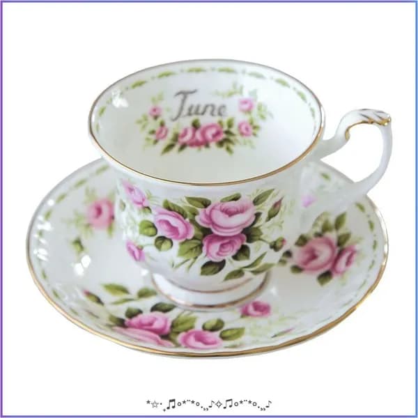 Чайная пара Royal Albert. Серия "Цветок месяца". Англия. Костяной фарфор. Клеймо 70-е гг. Сузуран в мае