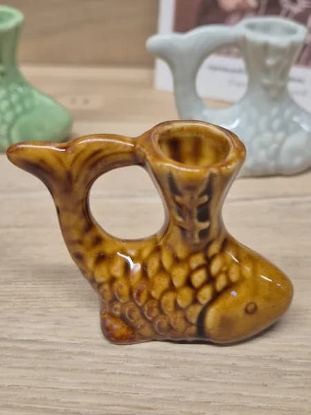 Подсвечник для церковной тонкой свечи керамический коричневый (рыбка)