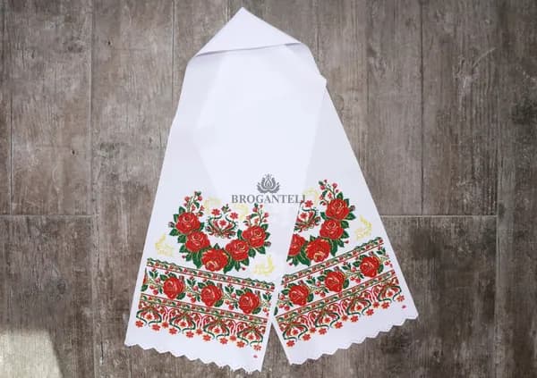 Узкий рушник Орнамент Венец из роз