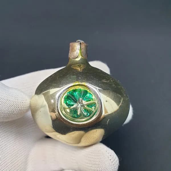 Елочная игрушка винтажная, СССР. Стеклянный шар с декоративными вставками, цвет дымчатый