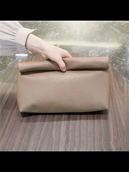 Черный клатч из искусственной