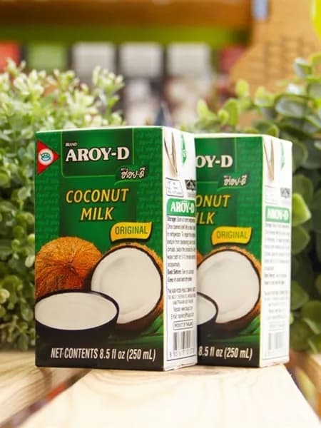 Кокосовое молоко Aroy-D 70%, жирность 17-19%, растительный напиток без сахара, Набор из 2 шт по 250 мл