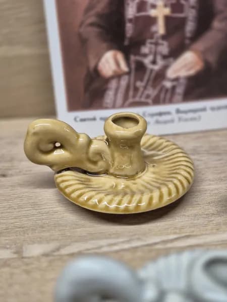Подсвечник для церковной тонкой свечи керамический коричневый