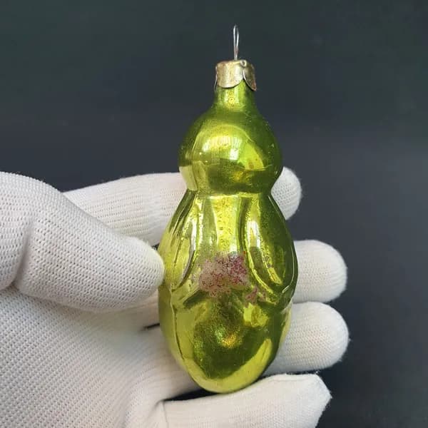 Елочная игрушка винтажная, СССР. Стеклянная подвеска, фигурка овоща зеленого цвета