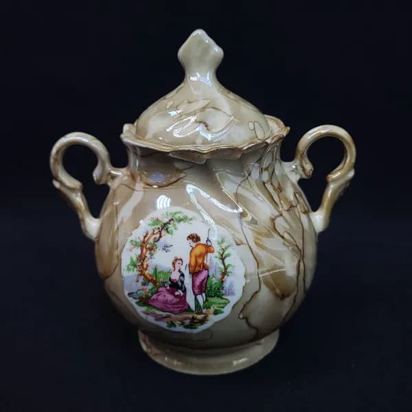 Винтажный фарфоровый сахарница с крышкой СССР. Декор под мрамор, жанровая сценка, ручки