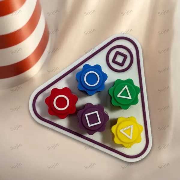 Игровые кости из ПВХ-пластика с треугольным основанием