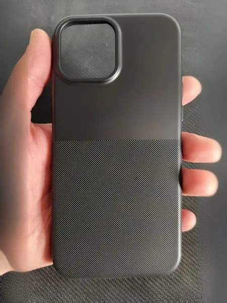 Чехол пупырчатый на iPhone 12 Pro Max / iPhone 13 Pro Max черный матовый