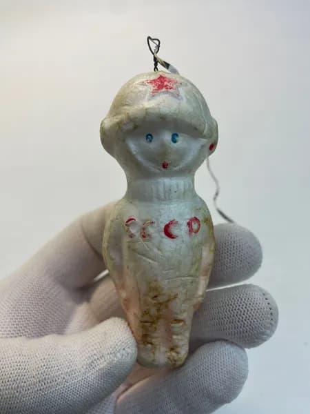 Советская винтажная елочная игрушка из пенопласта, космонавт. Сделано в СССР.